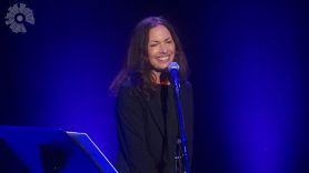 Susanna Hoffs concert review and gallery